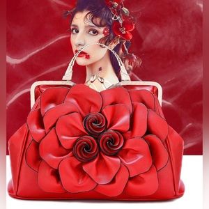 Exquisite Leather Flower Kiss-Lock Handbag